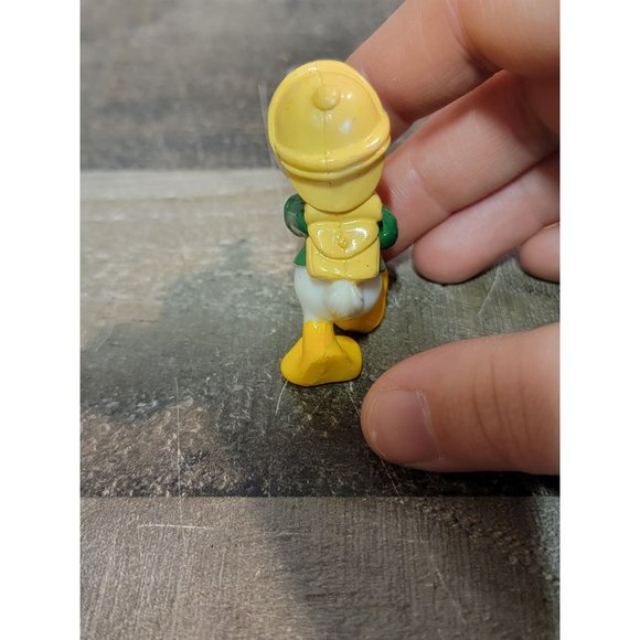 Donald Duck Louie hunting gun green toy figure Disney - Picture 3 of 4